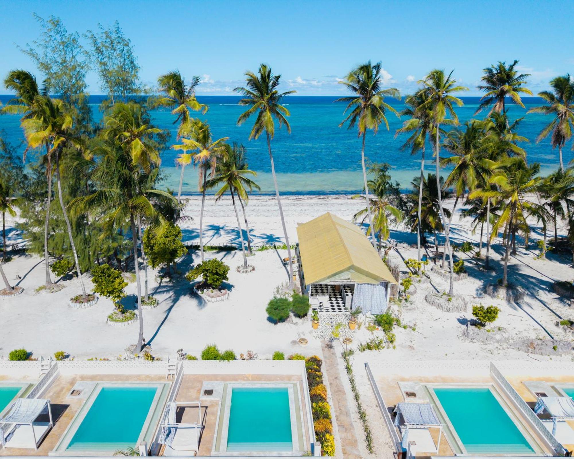 Pili Pili Orient Beach Resort Bwejuu Exterior photo