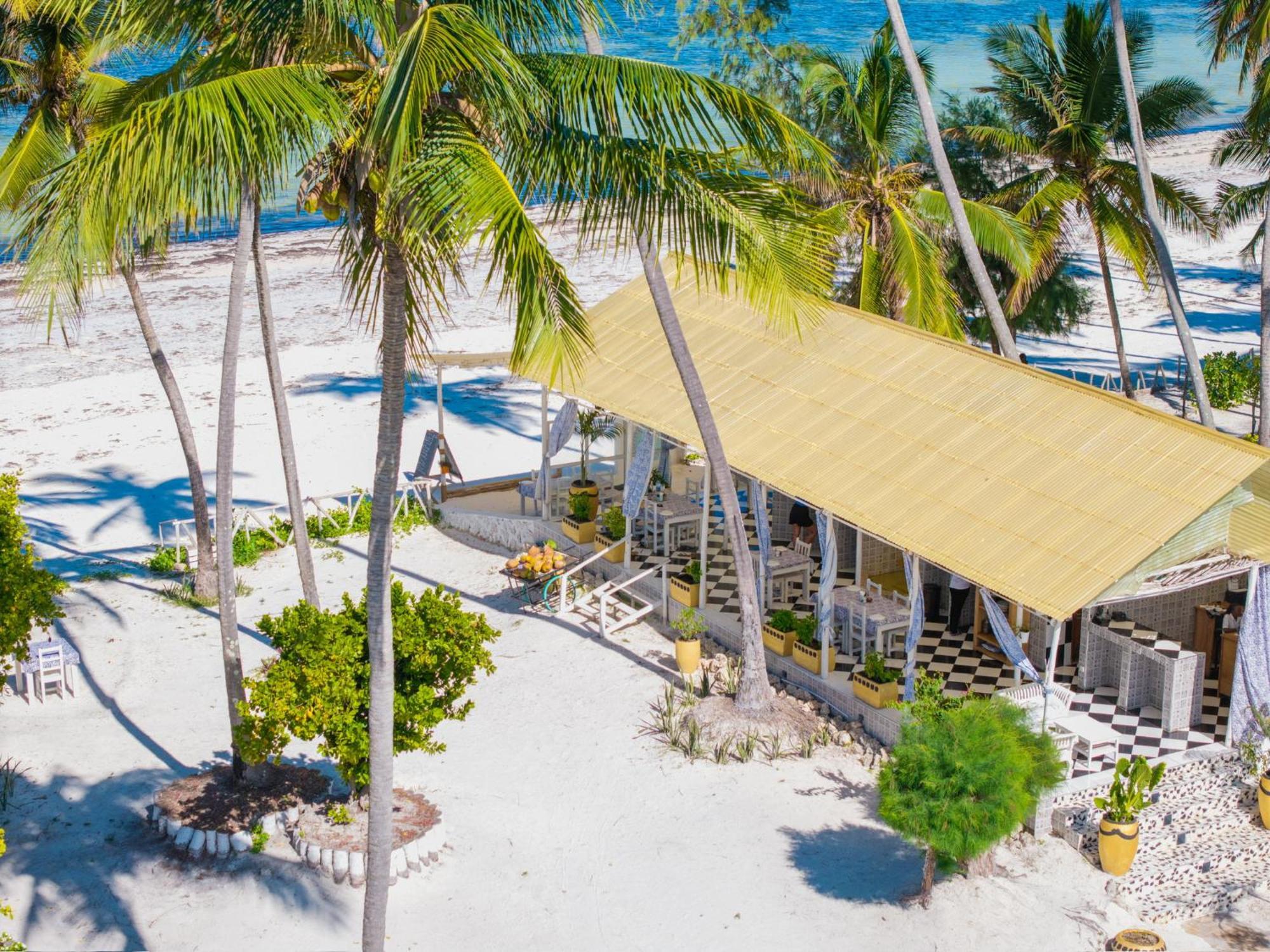 Pili Pili Orient Beach Resort Bwejuu Exterior photo